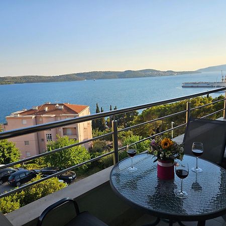 Apartmani Dodo Трогир Экстерьер фото