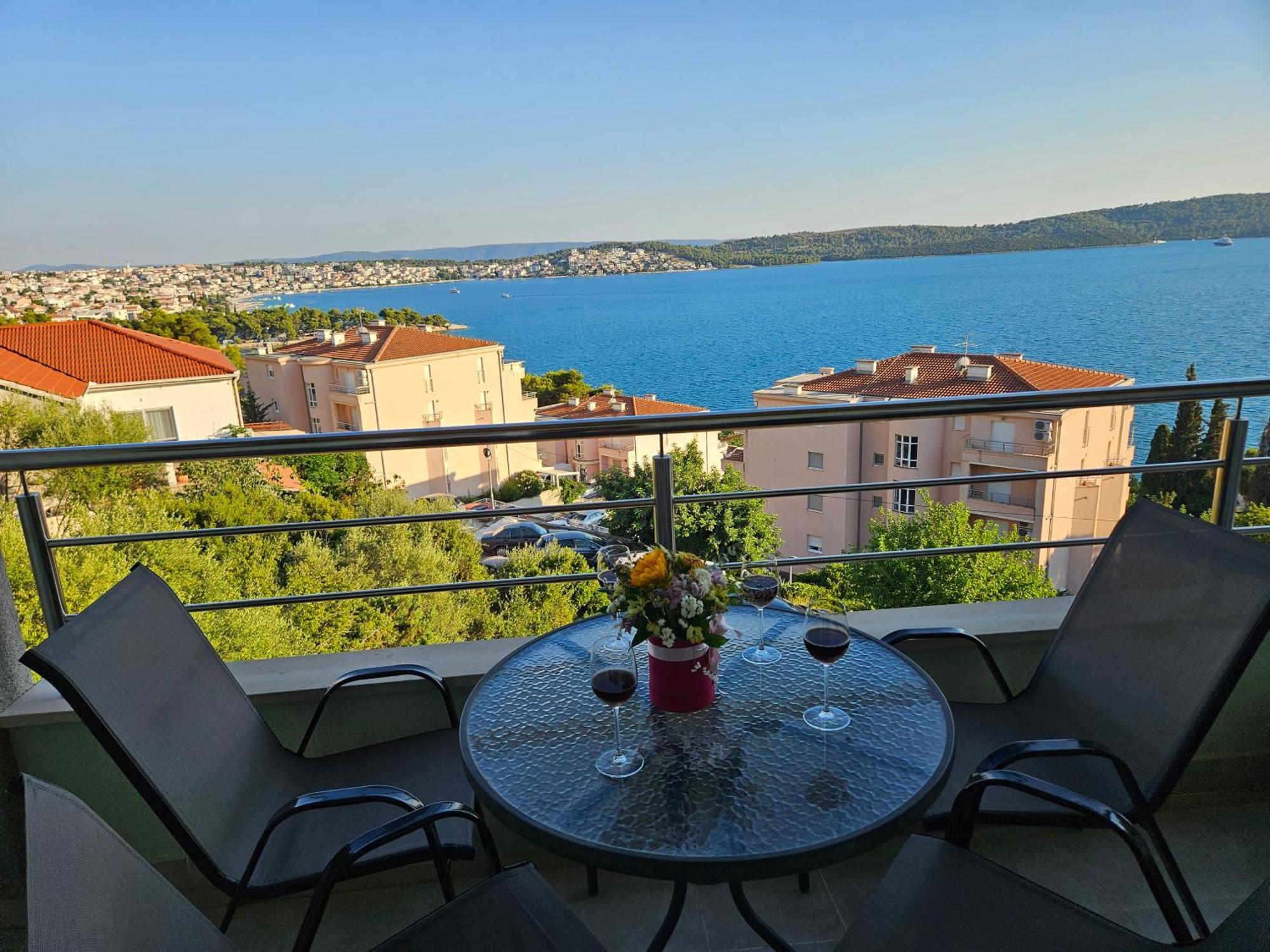 Apartmani Dodo Трогир Экстерьер фото